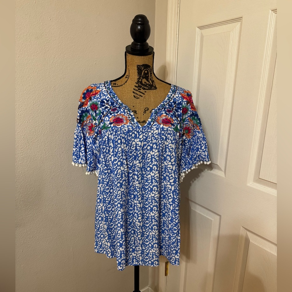Umgee Blue and White Floral Embroidered Blouse